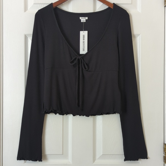 Kimchi Blue Tops - Kimchi Blue UO Quinn Ribbed Knit Ruched Scoop Neck Long Sleeve Crop Top Black L